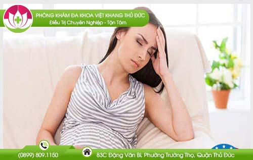 ba-bau-di-ve-sinh-ra-mau-co-nguy-hiem-khong-nguyen-nhan-la-gi