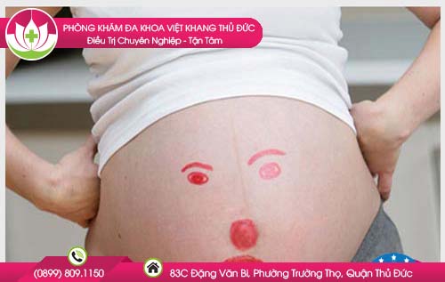 ba-bau-di-ve-sinh-ra-mau-co-nguy-hiem-khong-nguyen-nhan-la