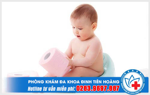 Cách xử trí khi bé bị táo bón