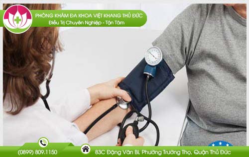chua-benh-tri-bang-cay-luoc-vang-nhu-the-nao