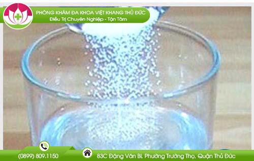 ngua-vung-kin-co-nen-rua-nuoc-muoi