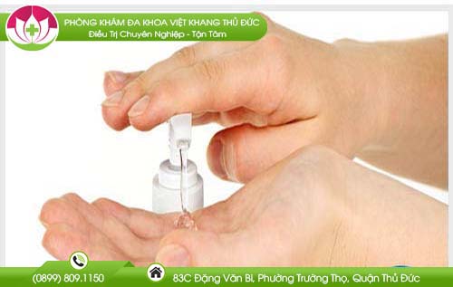 quan-he-tinh-duc-bang-tay-co-tot-khong